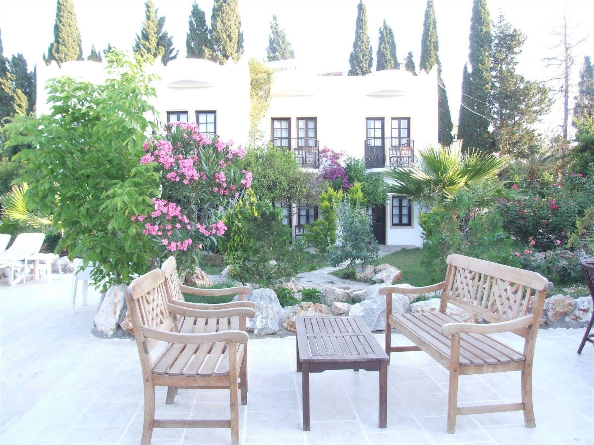 Safir Hotel Бітез Ресторан фото